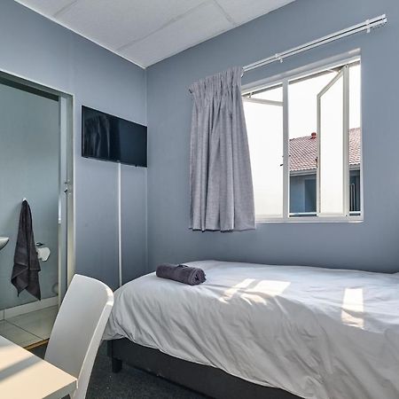 Inn & Out Sandton Johannesburg Ngoại thất bức ảnh