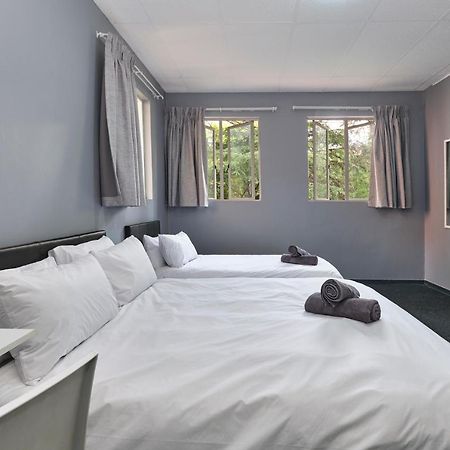 Inn & Out Sandton Johannesburg Ngoại thất bức ảnh