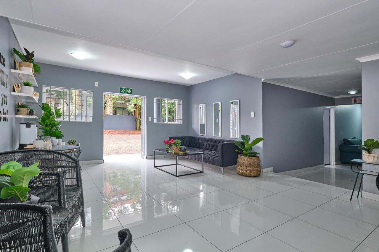 Inn & Out Sandton Johannesburg Ngoại thất bức ảnh