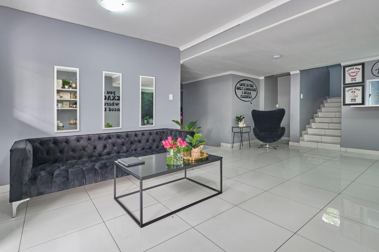 Inn & Out Sandton Johannesburg Ngoại thất bức ảnh