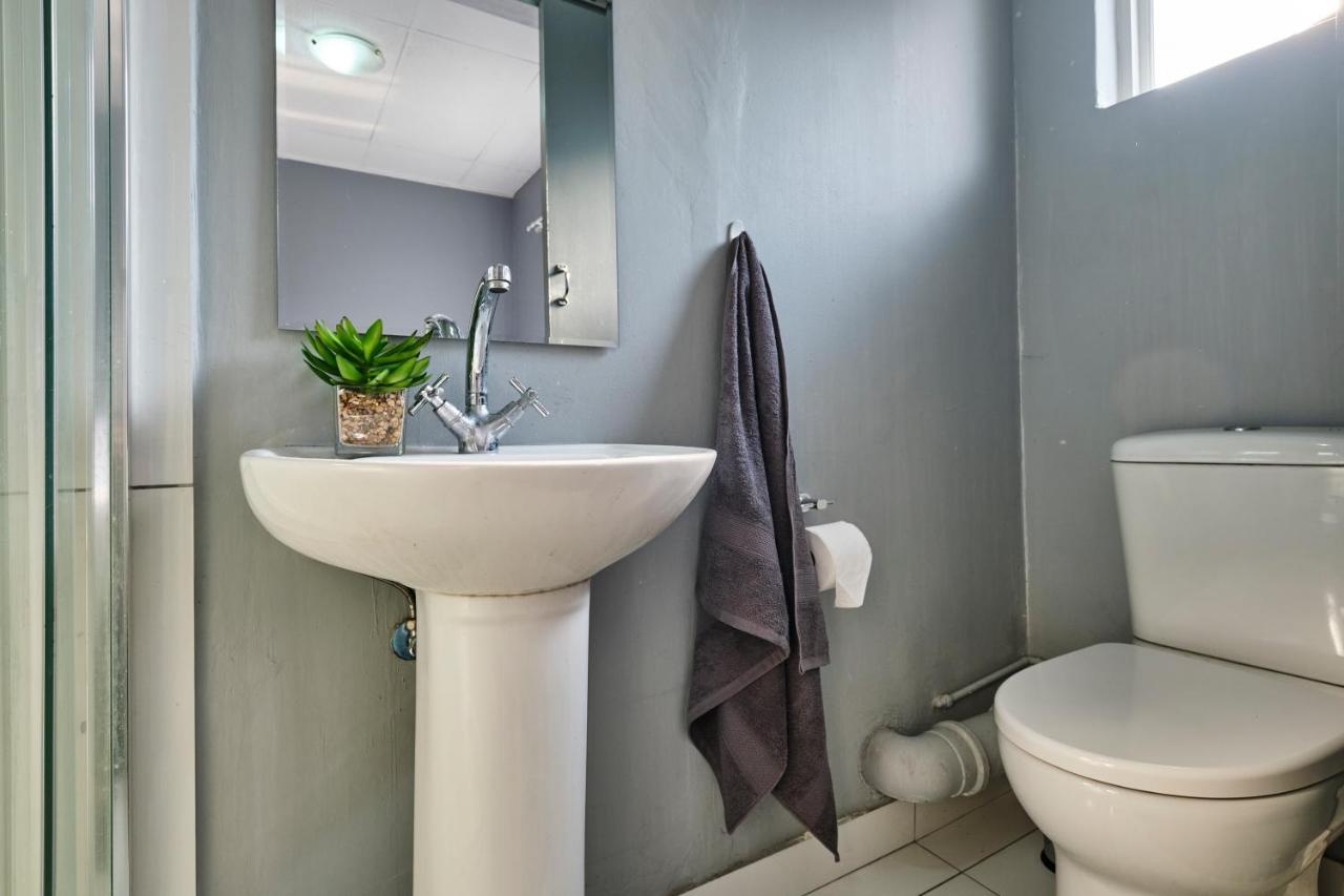 Inn & Out Sandton Johannesburg Ngoại thất bức ảnh