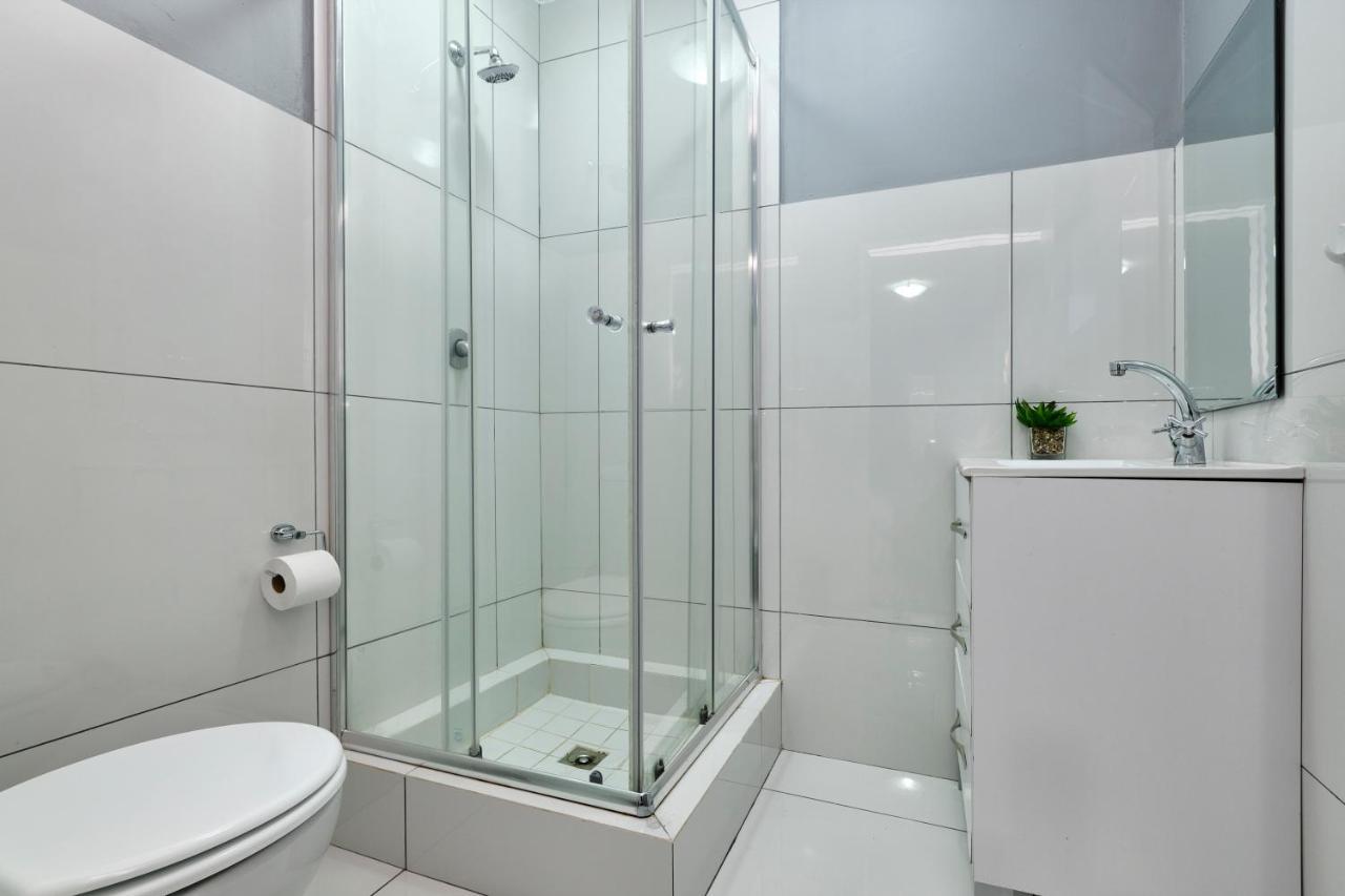 Inn & Out Sandton Johannesburg Ngoại thất bức ảnh