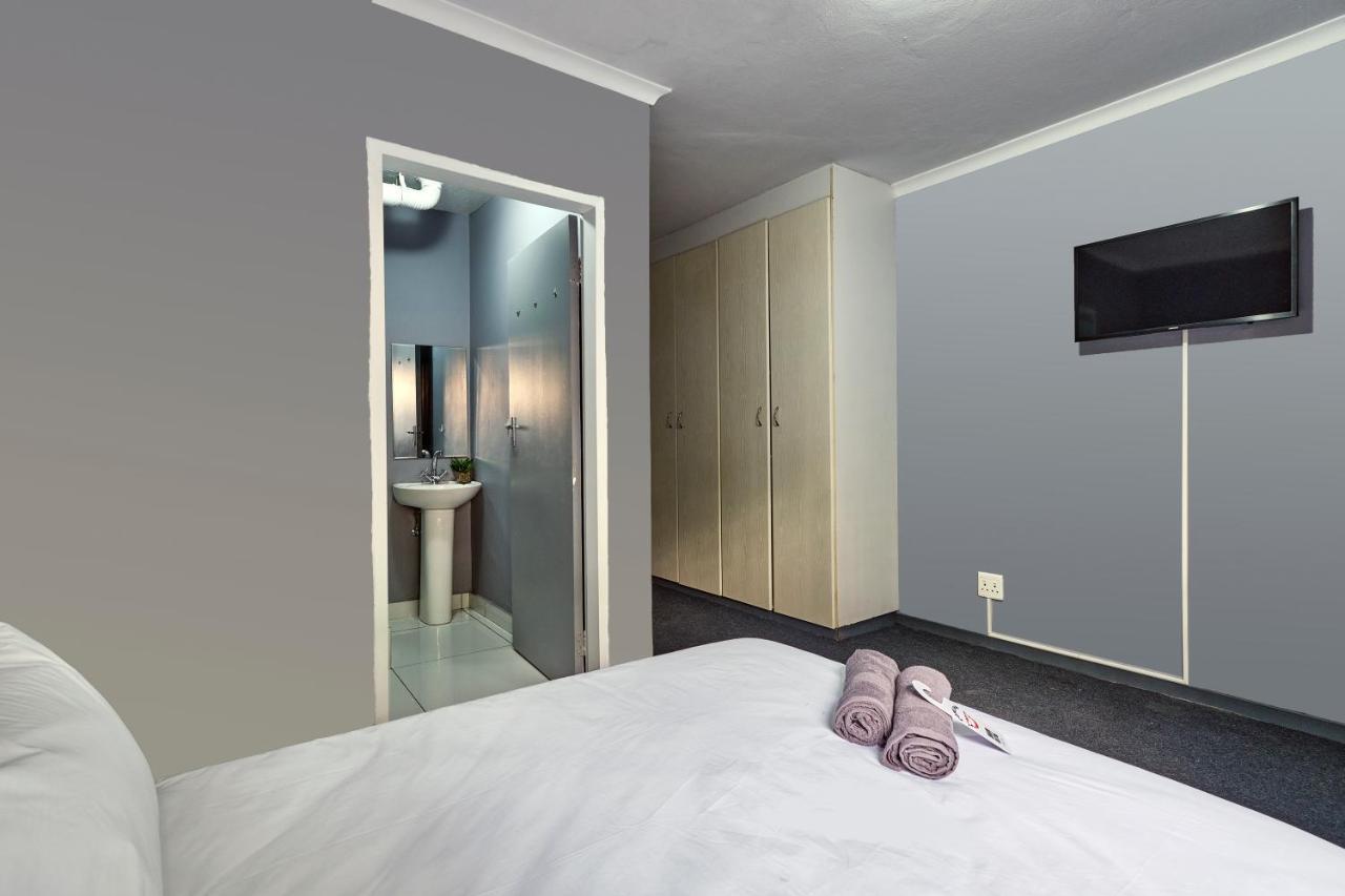 Inn & Out Sandton Johannesburg Ngoại thất bức ảnh