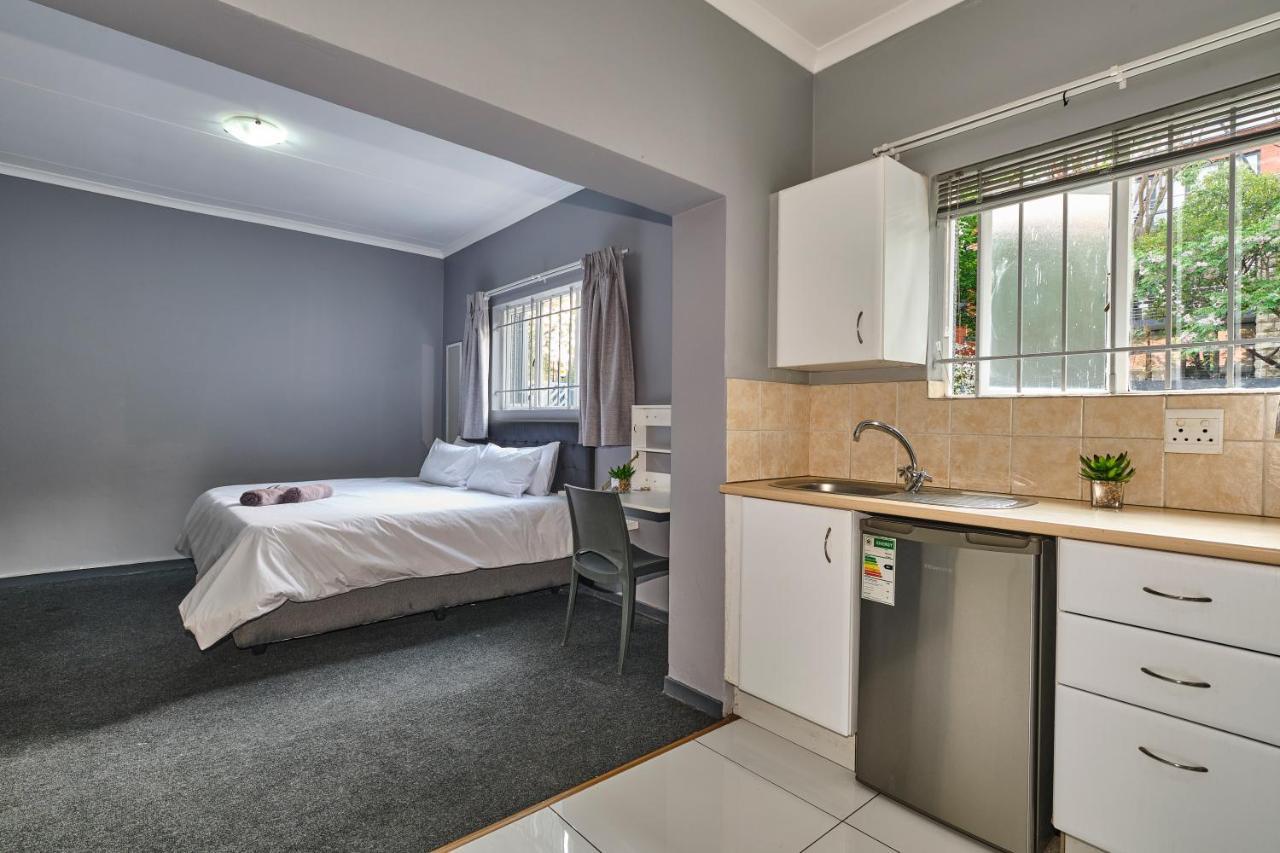 Inn & Out Sandton Johannesburg Ngoại thất bức ảnh