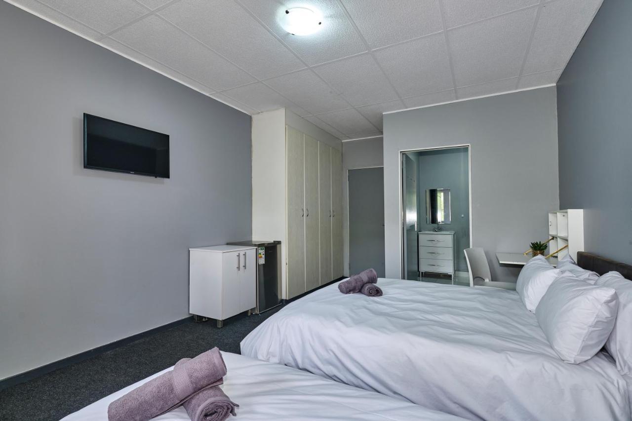 Inn & Out Sandton Johannesburg Ngoại thất bức ảnh