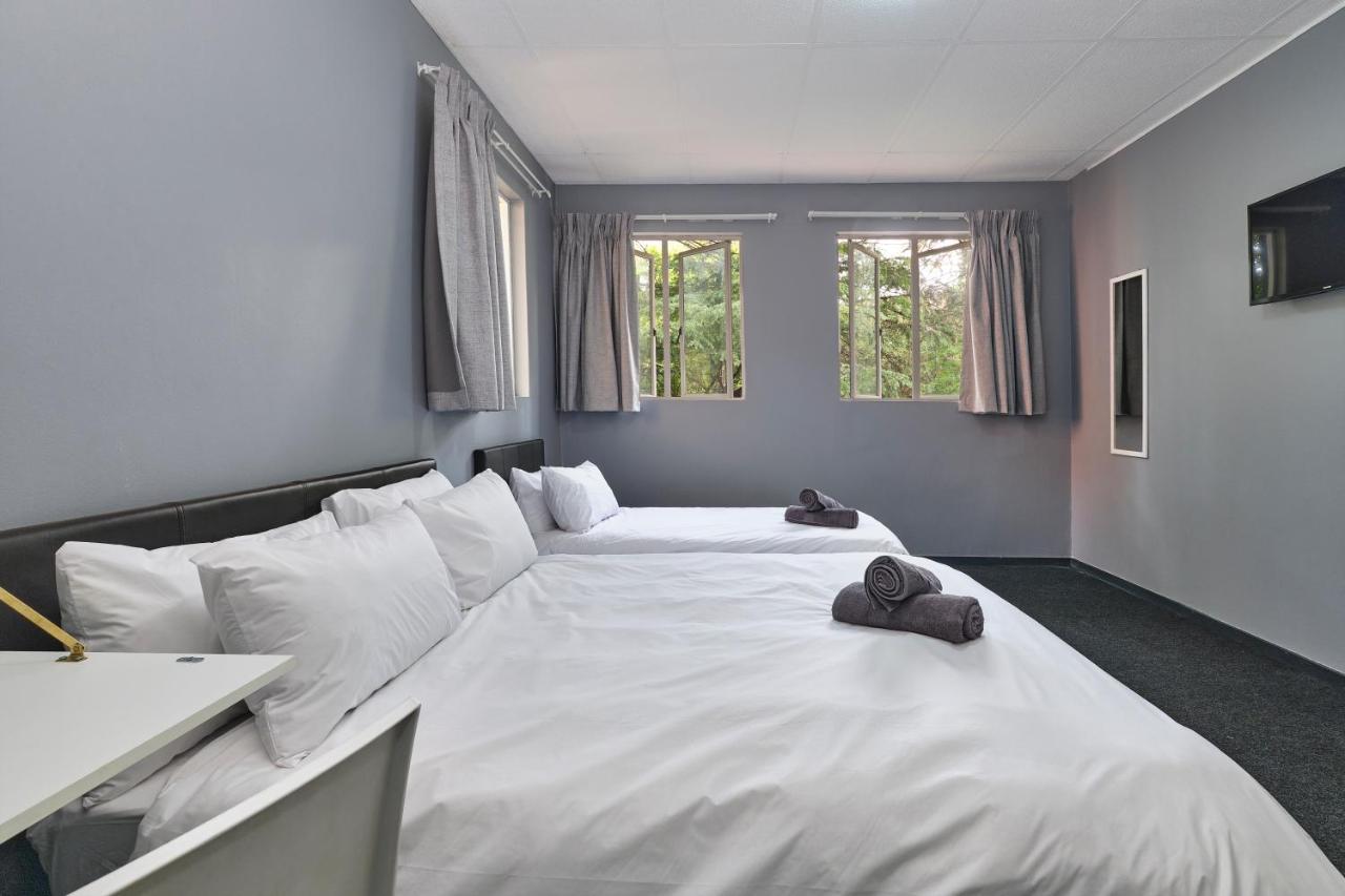 Inn & Out Sandton Johannesburg Ngoại thất bức ảnh
